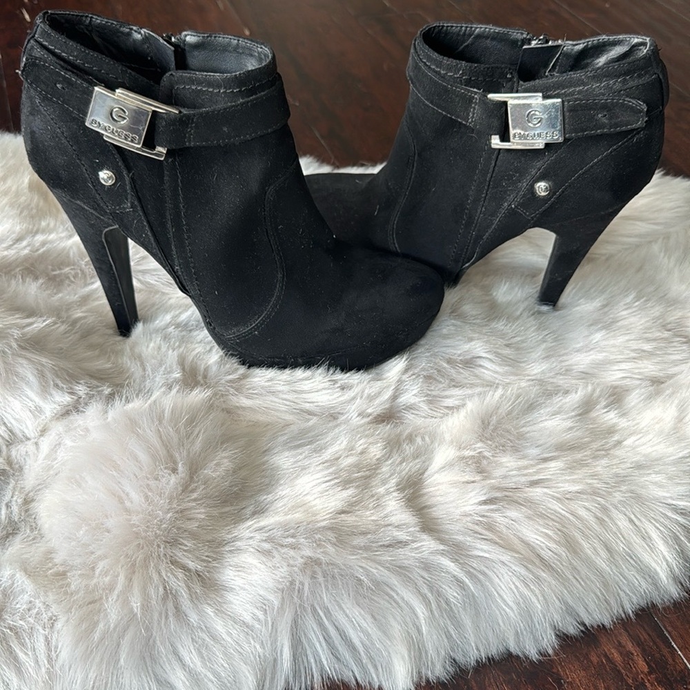 Guess low high heel boots